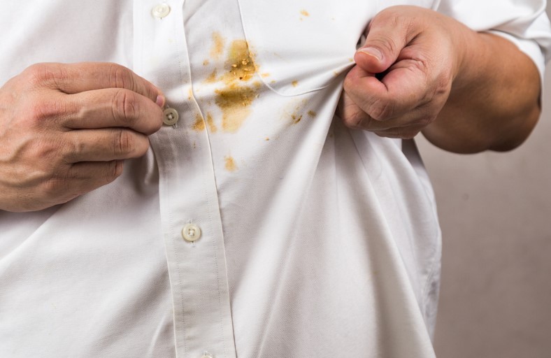 How to Remove a Stain From a White Shirt